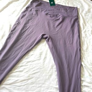 Halara leggings brand new, with pockets!